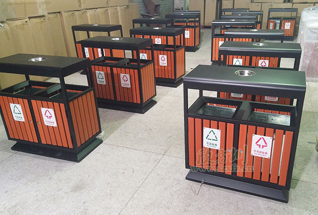 天津更新鋼木垃圾箱、細微之處盡顯文明