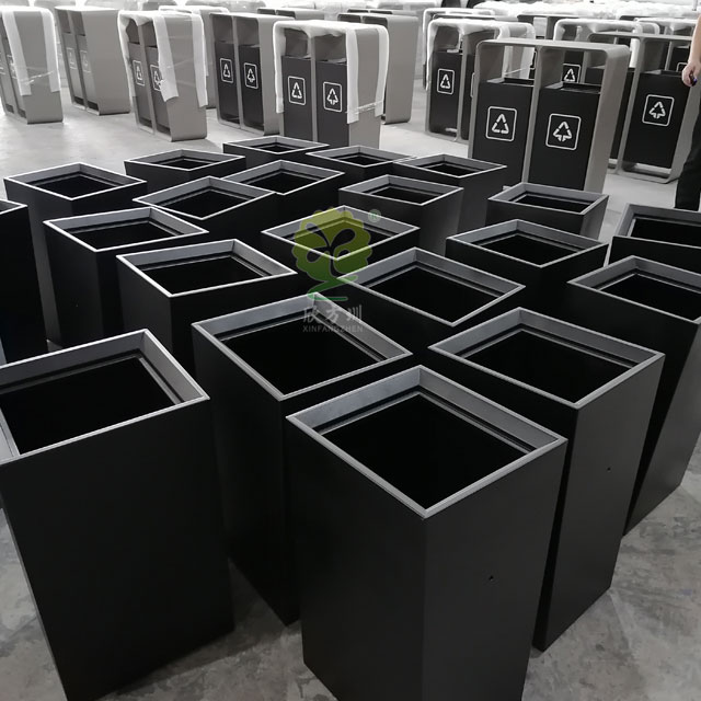 提升公共空間品質(zhì)，深圳金屬垃圾桶助你一臂之力