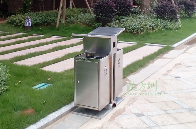 不銹鋼展翅分類(lèi)垃圾桶戶外擺放圖